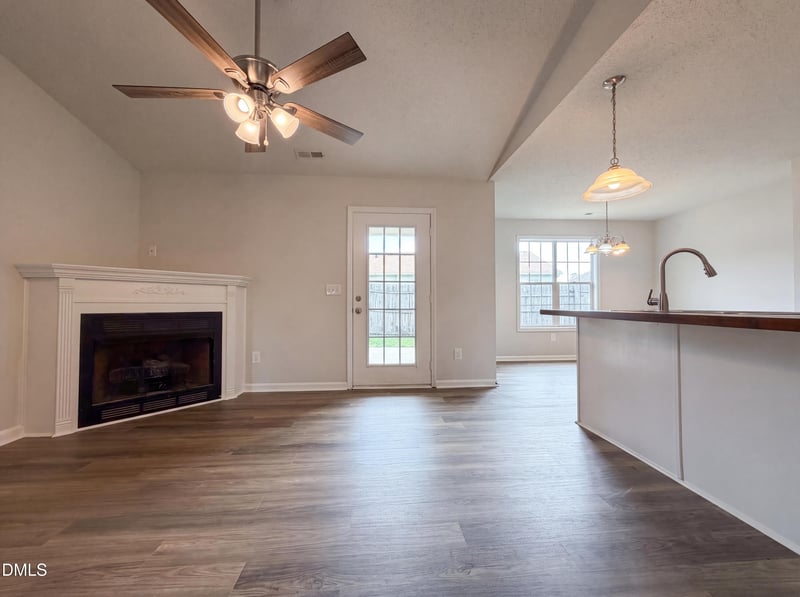 102 Reebe Cir, Selma, NC 27576