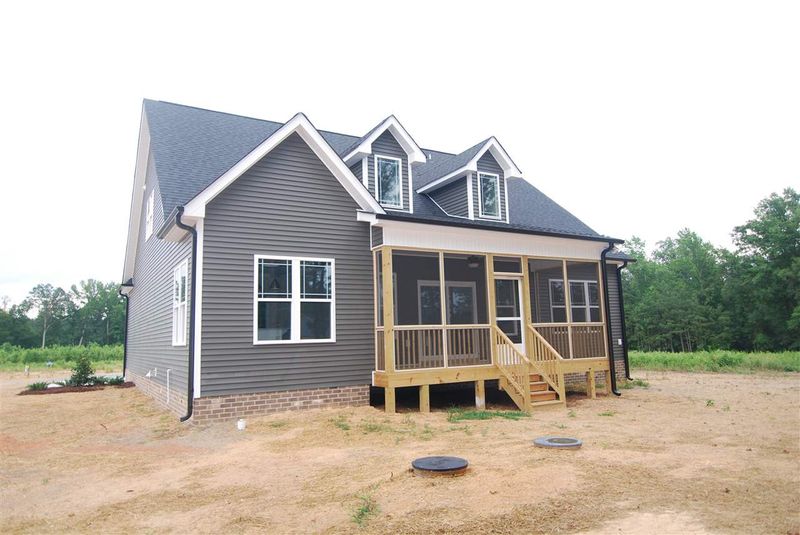 102 Reed Dr, Zebulon, NC 27597