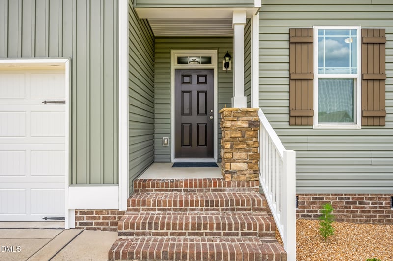 102 Regal Pond Dr, Angier, NC 27501