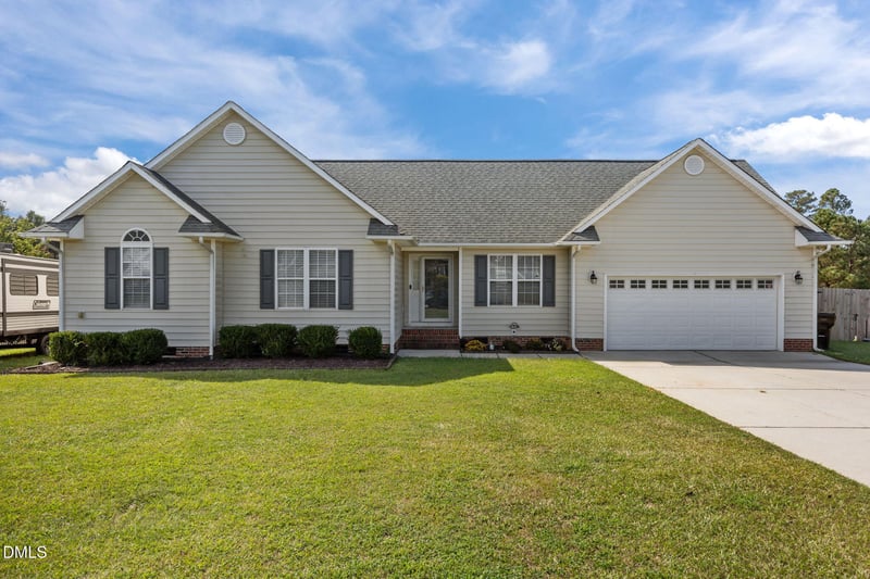 102 Remington Dr, Coats, NC 27521