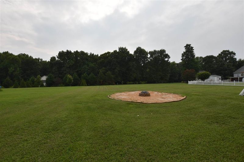 102 Richard Dr, Garner, NC 27529