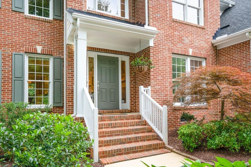 102 Rodwell Ct, Cary, NC 27518