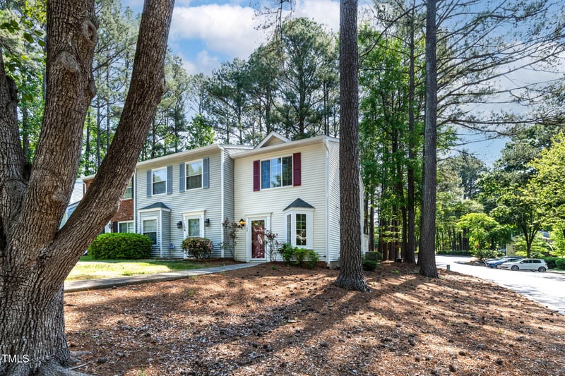 102 Rosebrooks Dr, Cary, NC 27513