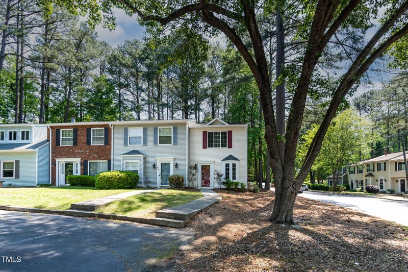 102 Rosebrooks Dr, Cary, NC 27513