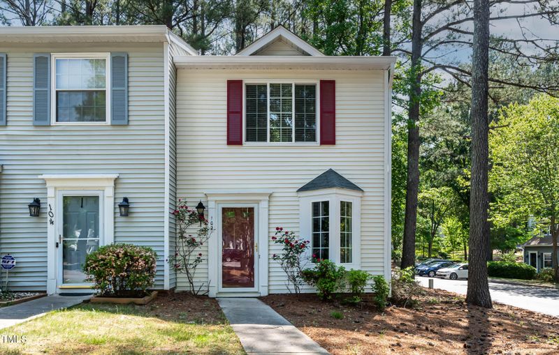 102 Rosebrooks Dr, Cary, NC 27513