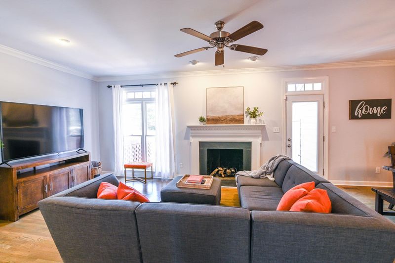 102 Rosewall Ln, Cary, NC 27511