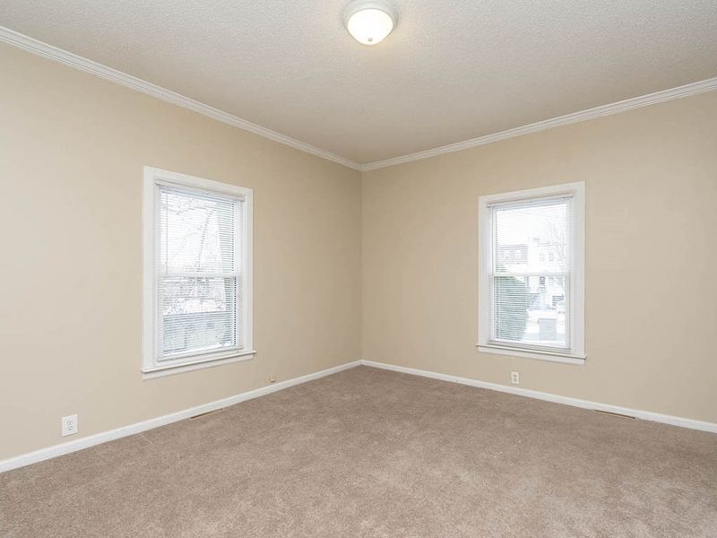 102 W Ruffin St, Mebane, NC 27302