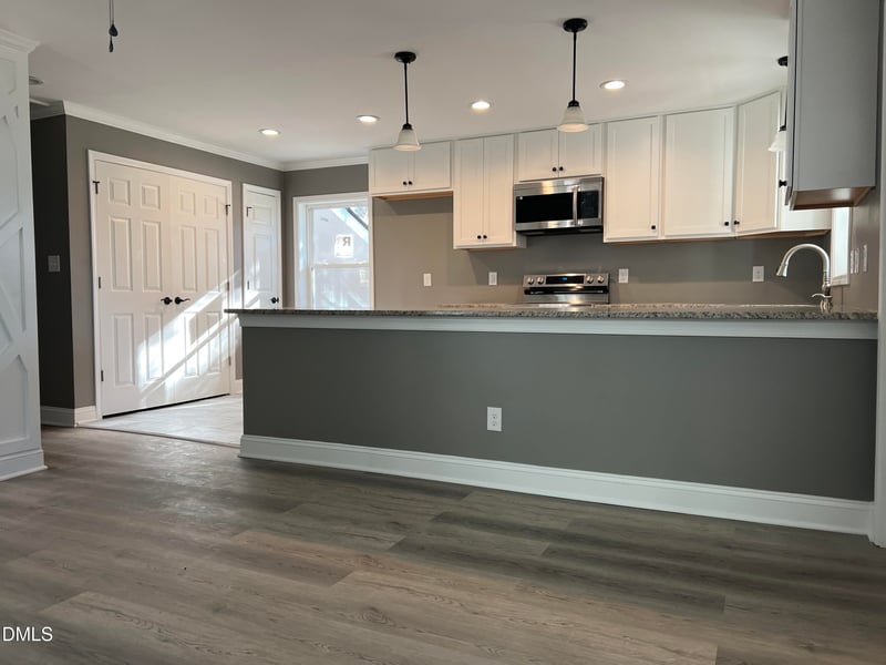 102 Saint Augustine St, Raleigh, NC 27610