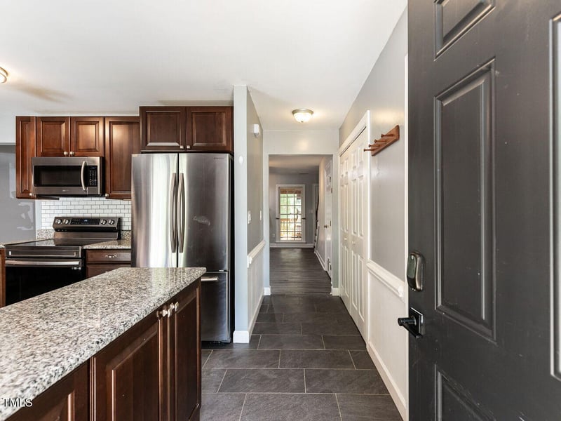 102 Sanair Ct, Apex, NC 27502