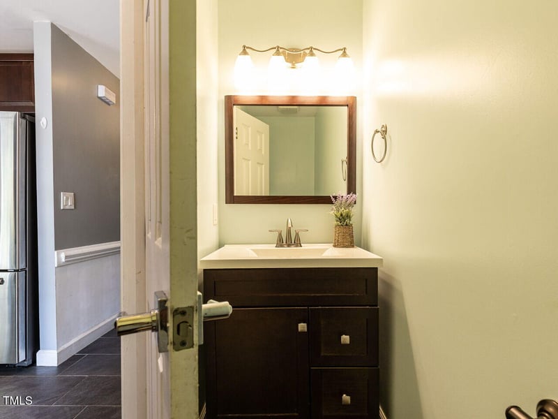 102 Sanair Ct, Apex, NC 27502