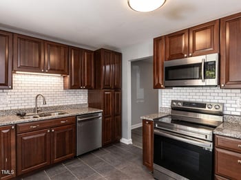 102 Sanair Ct, Apex, NC 27502