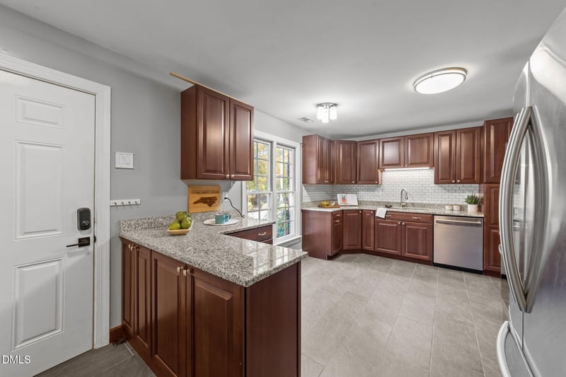 102 Sanair Ct, Apex, NC 27502