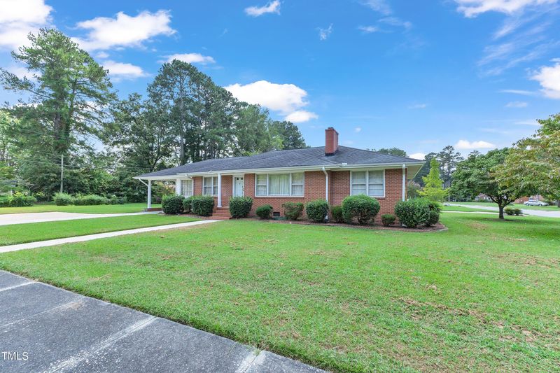 102 E Sanders St, Smithfield, NC 27577