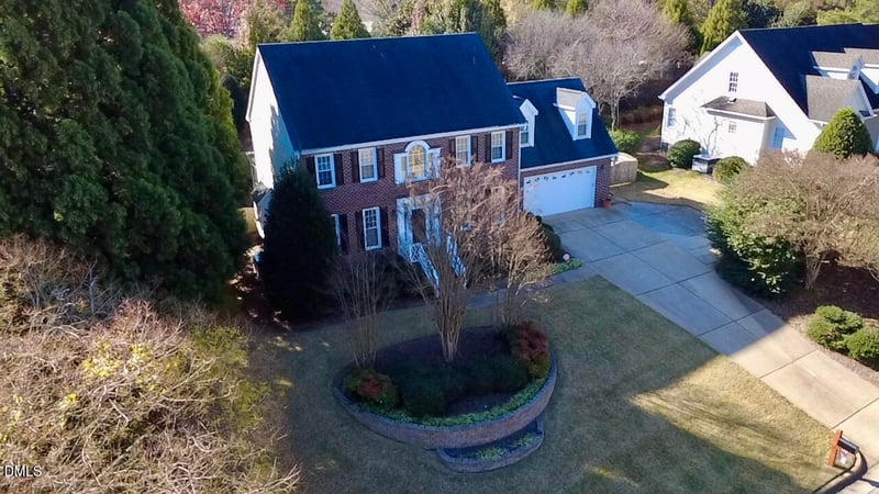 102 Serence Ct, Cary, NC 27518