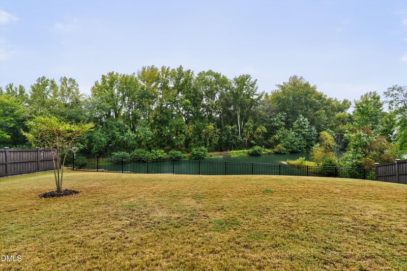 102 Serendipity Dr, Fuquay Varina, NC 27526