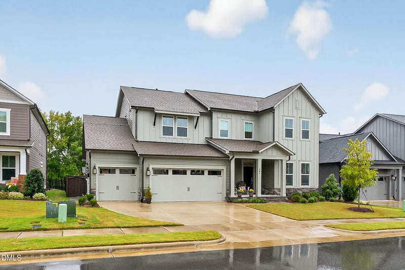 102 Serendipity Dr, Fuquay Varina, NC 27526