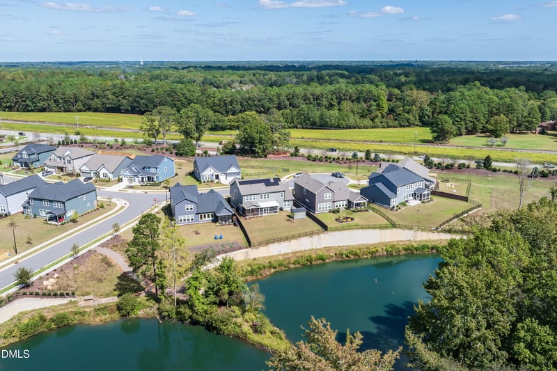 102 Serendipity Dr, Fuquay Varina, NC 27526