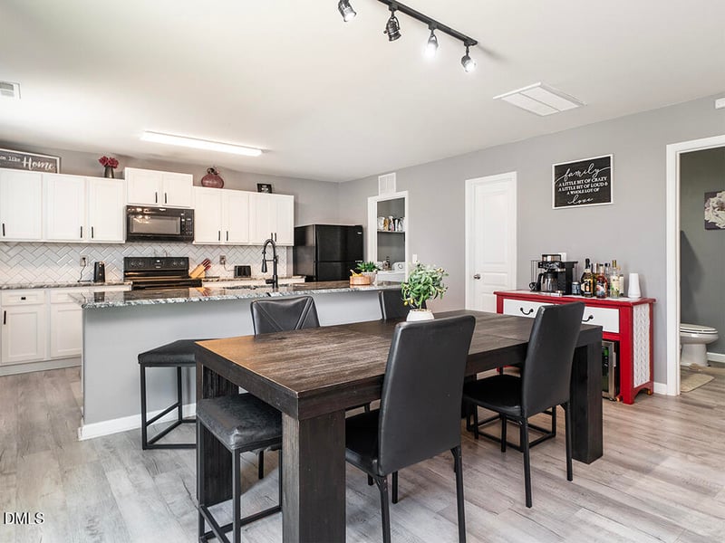 102 Seward Pl, Burlington, NC 27217