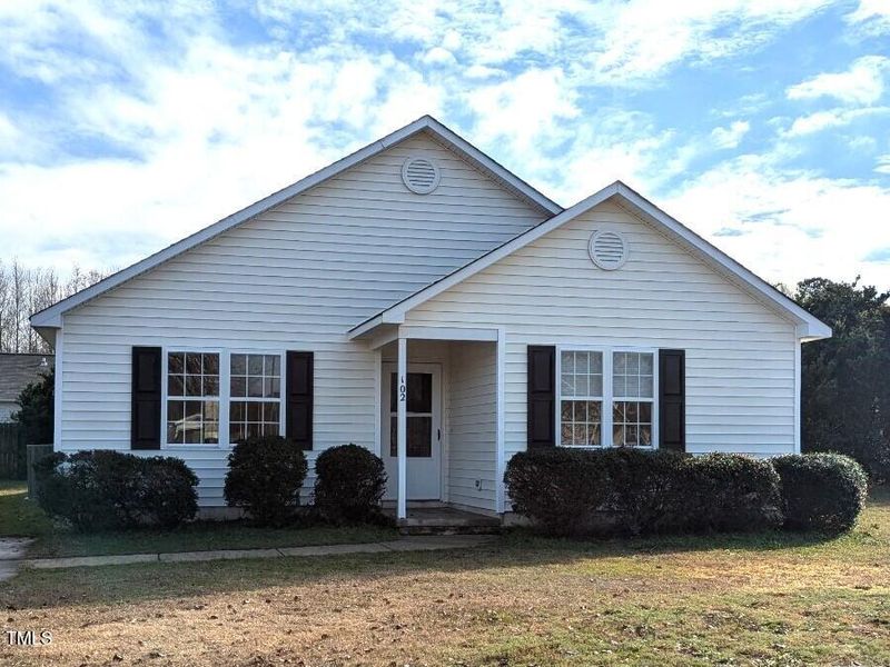 102 Shadow Bend Ln, Selma, NC 27576