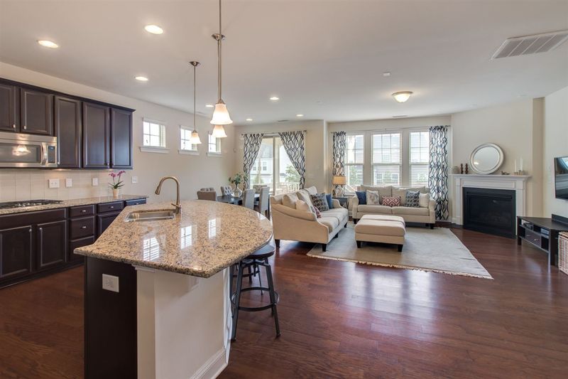 102 Shadow Hawk Dr, Durham, NC 27713