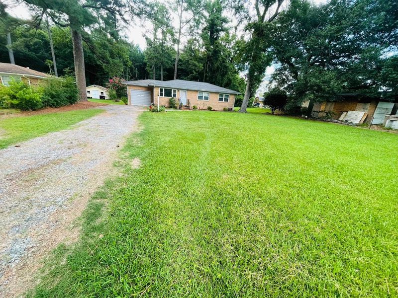 102 Shady Lane Dr, Smithfield, NC 27577