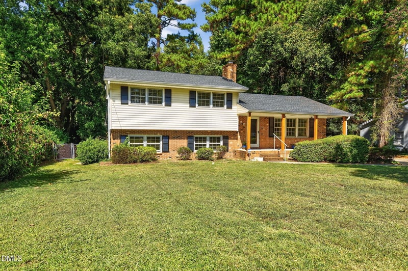 102 Shirley Dr, Cary, NC 27511