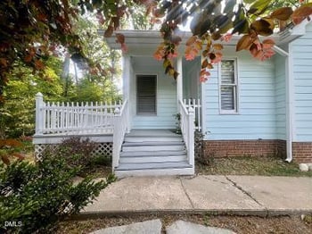 102 Shotts Ct, Cary, NC 27511