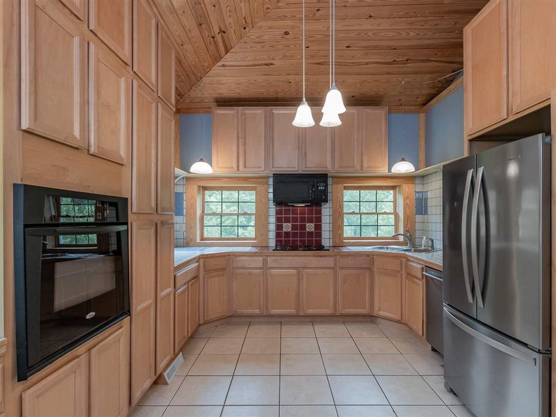 102 Siblings Ct, Pittsboro, NC 27312
