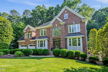 102 Southglen Dr, Cary, NC 27518