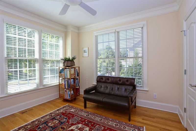 102 Springdale Way, Chapel Hill, NC 27517