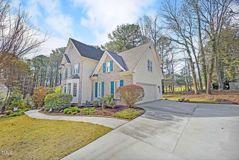 102 Stagville Ct, Cary, NC 27519