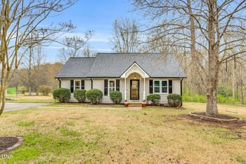 102 Steven Pl, Benson, NC 27504