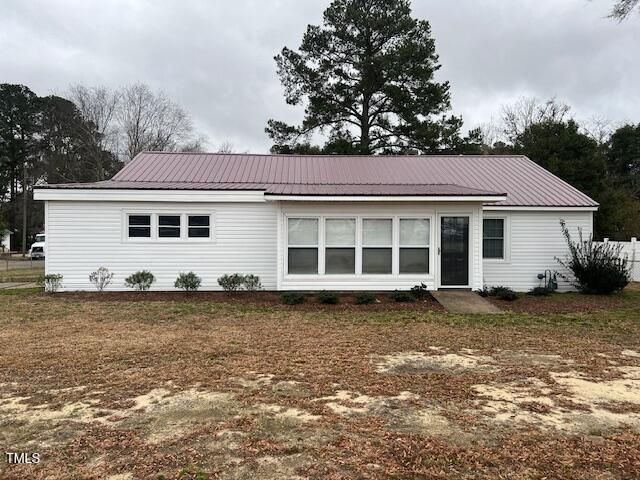 102 Sue Ave, Dunn, NC 28334