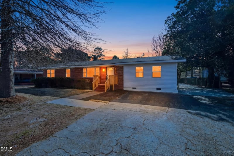 102 Sunset Ave, Smithfield, NC 27577