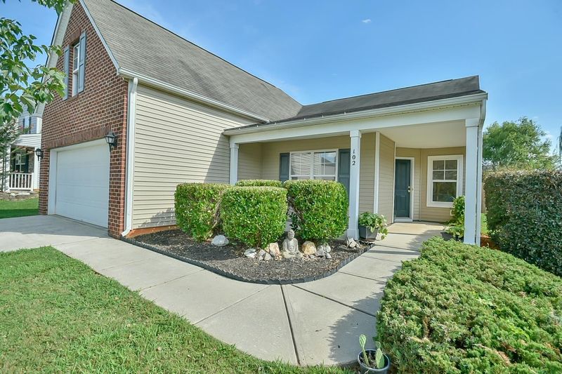 102 Tadworth Ct, Mebane, NC 27302
