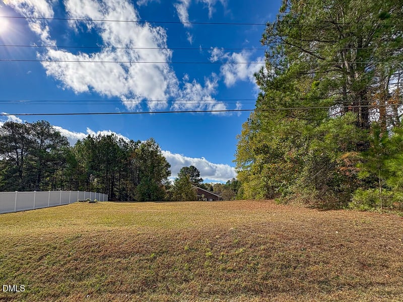 102 Tanglewood Dr, Louisburg, NC 27549