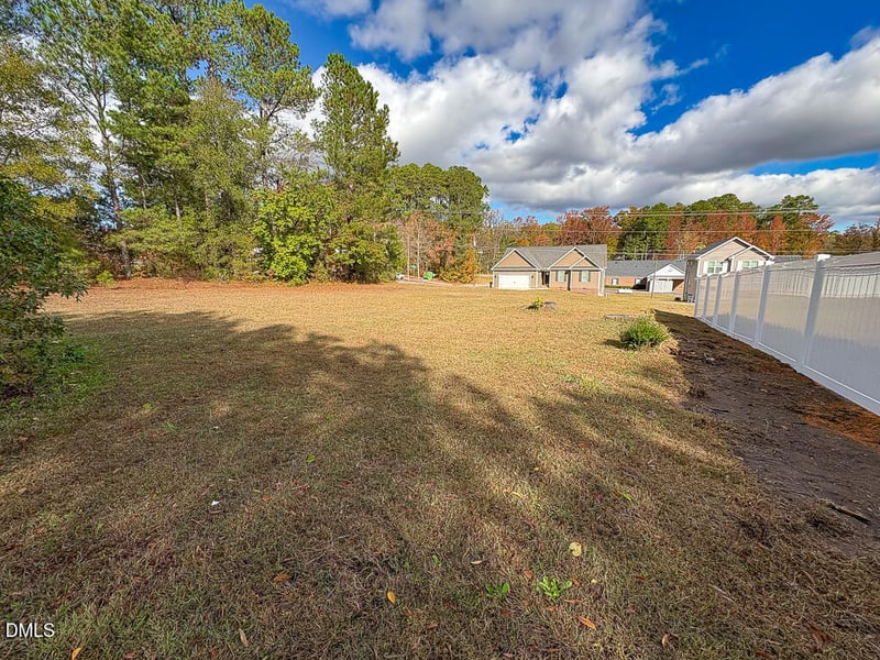 102 Tanglewood Dr, Louisburg, NC 27549