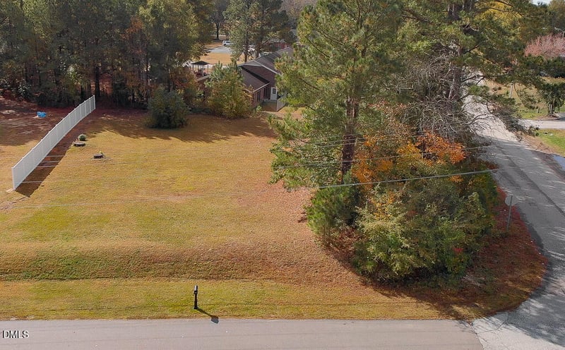 102 Tanglewood Dr, Louisburg, NC 27549