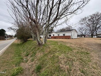 102 Temple St, Four Oaks, NC 27524