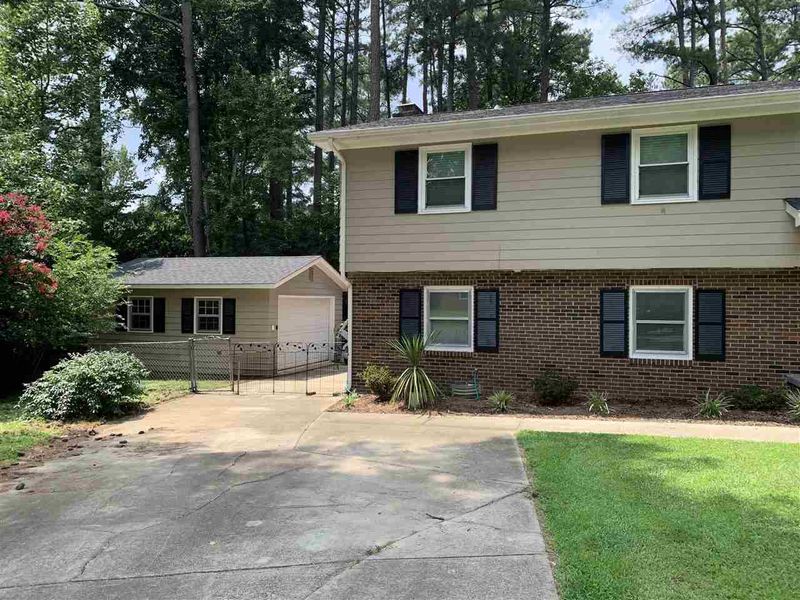 102 Thistle Ct, Garner, NC 27529