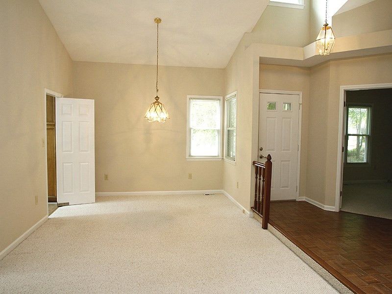 102 Tiercel Ct, Cary, NC 27518