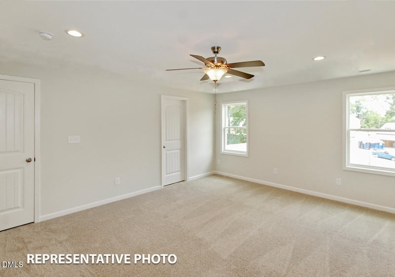 102 Tigris Ct, Zebulon, NC 27597