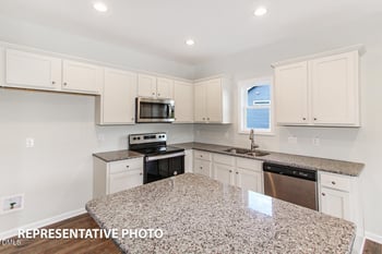 102 Tigris Ct, Zebulon, NC 27597