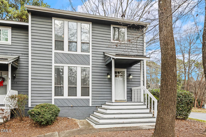 102 Tracy Ct, Cary, NC 27513