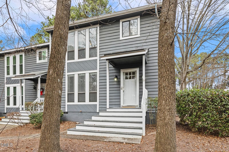 102 Tracy Ct, Cary, NC 27513