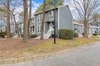 102 Tracy Ct, Cary, NC 27513