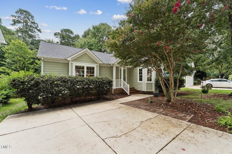102 Trailview Dr, Cary, NC 27513