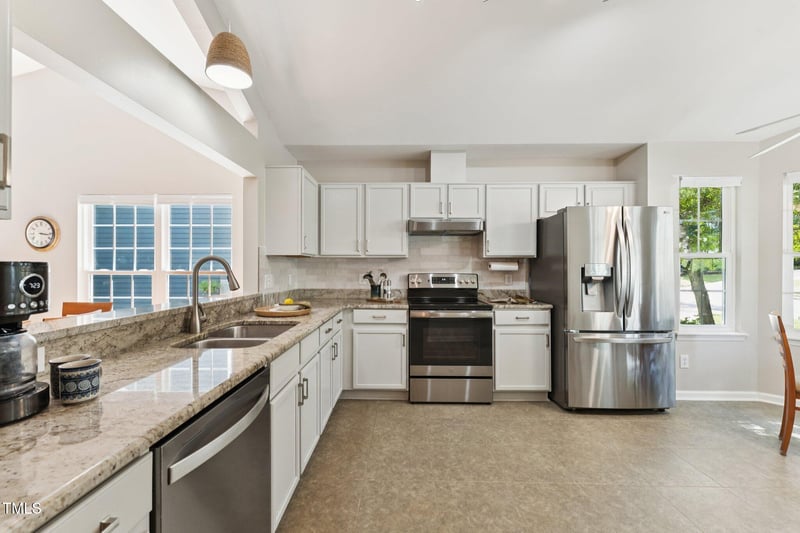102 Trailview Dr, Cary, NC 27513