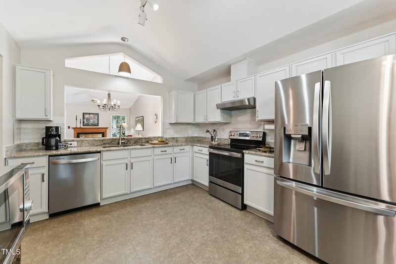 102 Trailview Dr, Cary, NC 27513