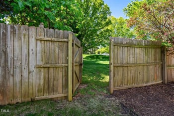 102 Traviliah Oaks Ln, Cary, NC 27518